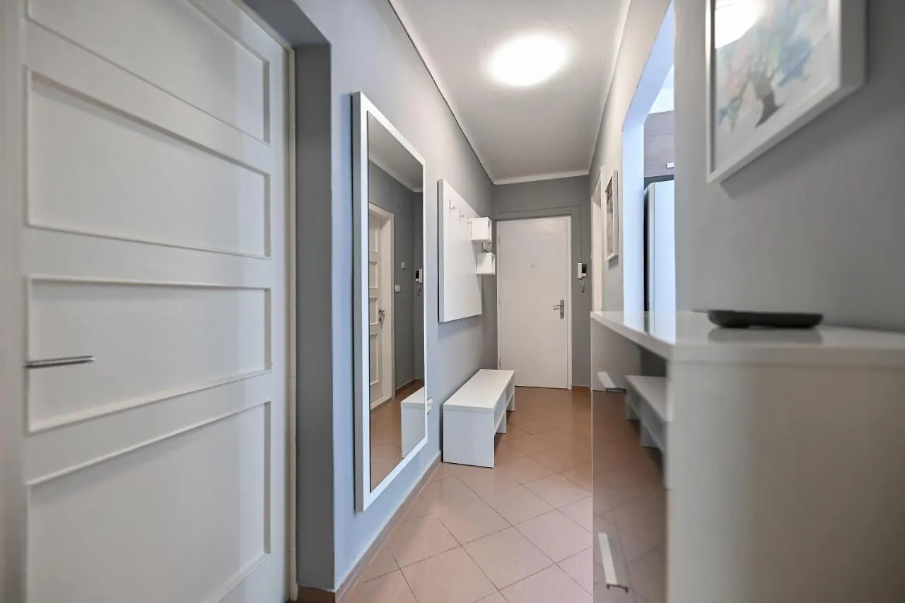 Peaceful Apartment Near Old Town Zadar