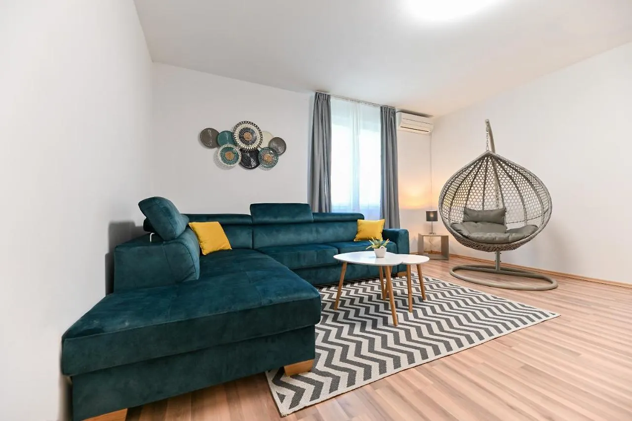 Peaceful Apartment Near Old Town Zadar